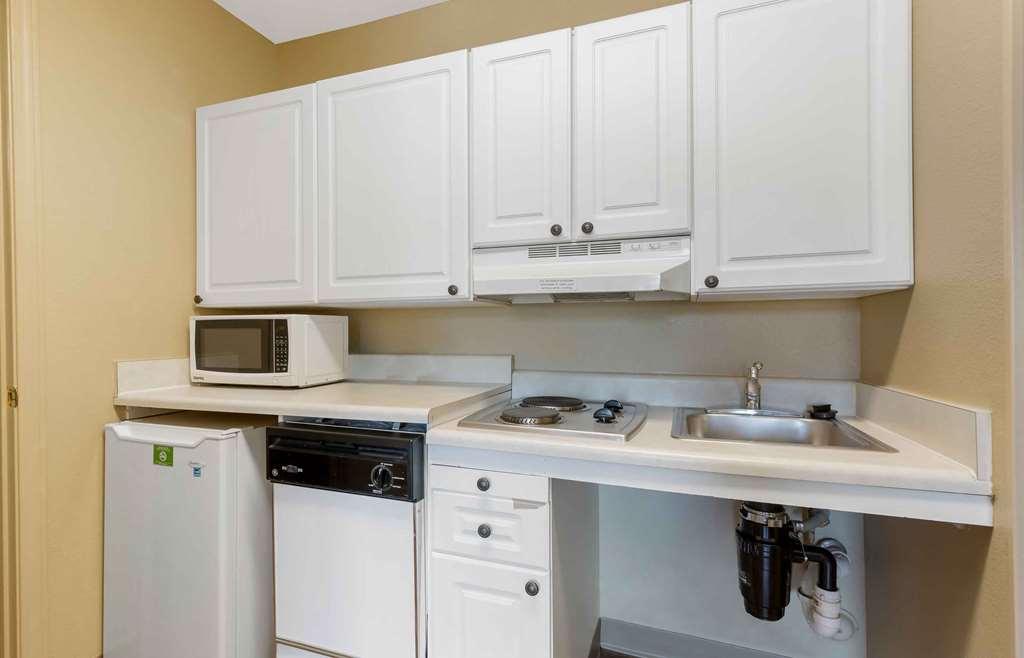 Extended America - - Midtown Hotel