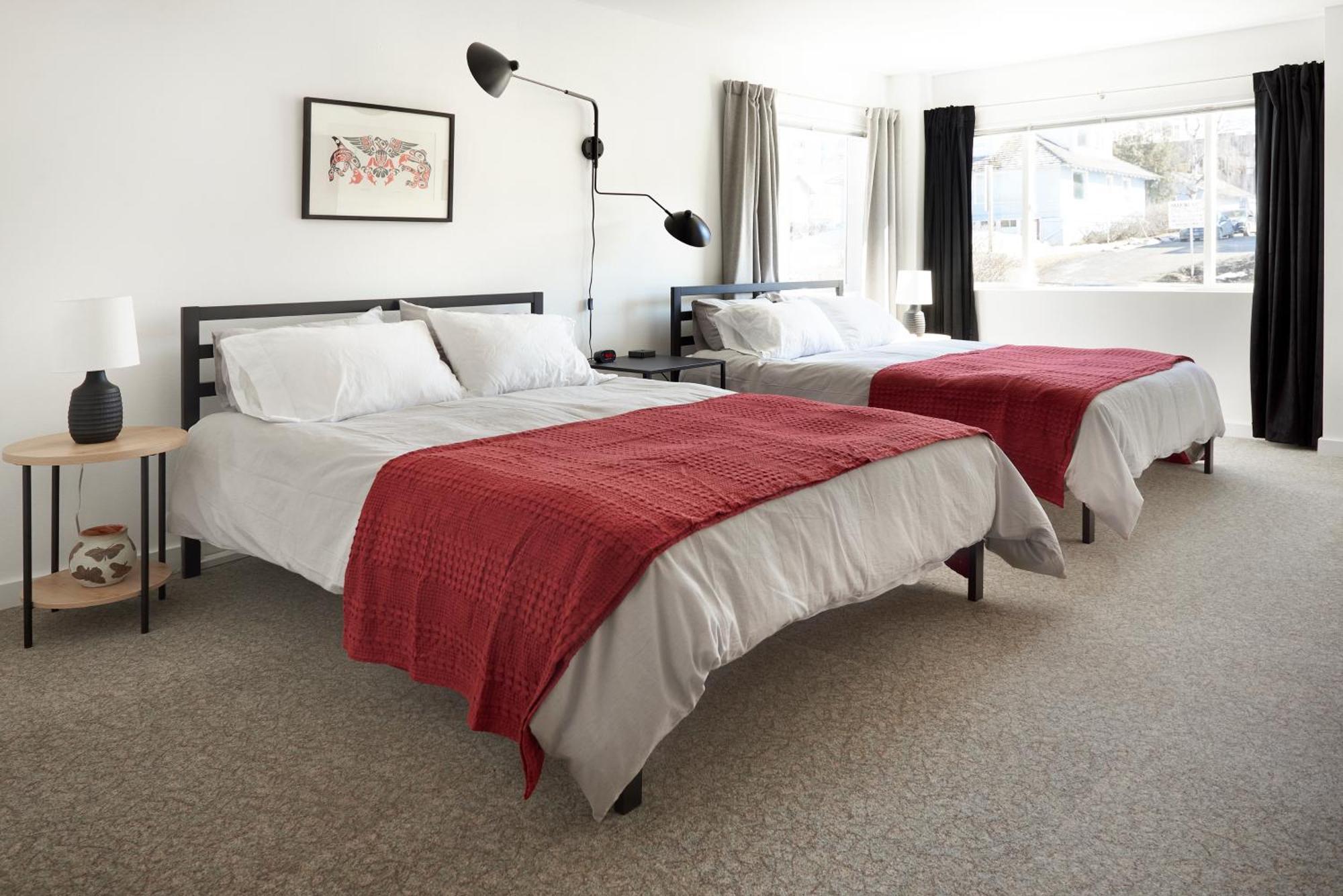 Snob Hollow Downtown Inn 2*