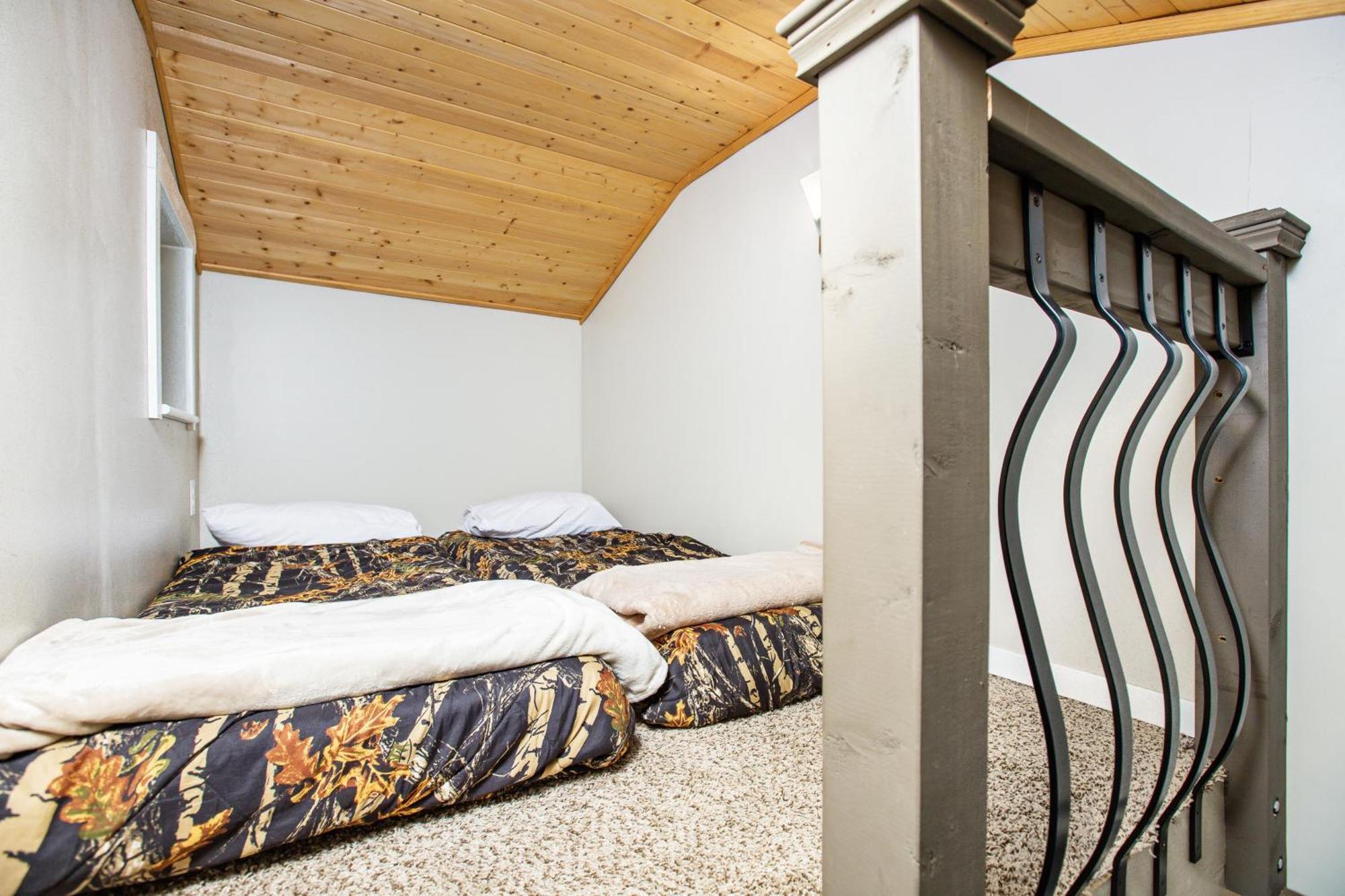 Hotel Loveland *