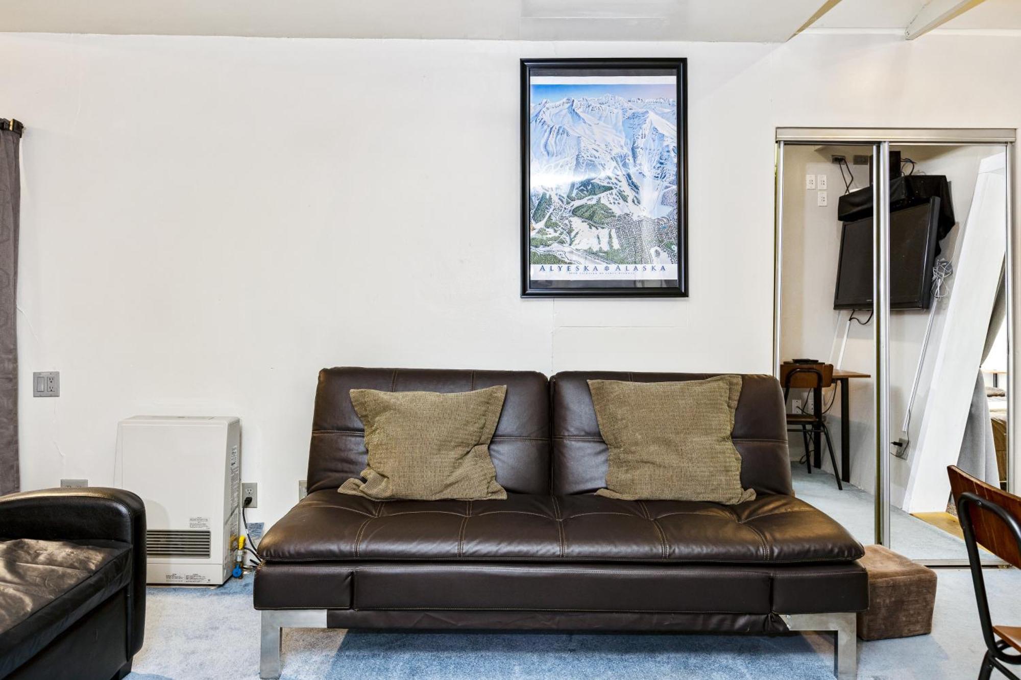 Hotel Loveland Girdwood