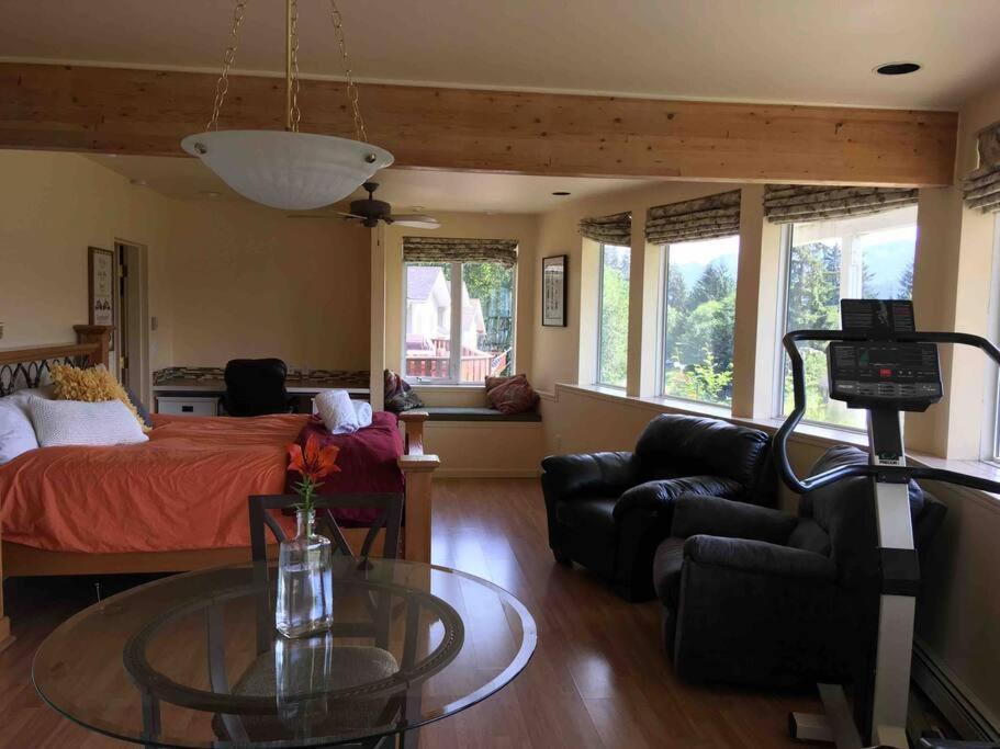 Kelli Creek - Reduced Price On Tours *