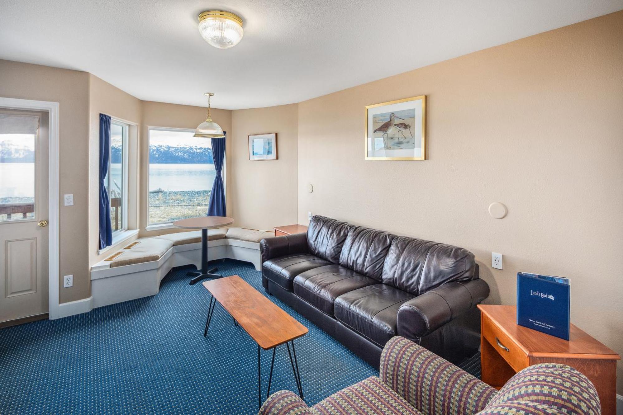 Land's End Resort 3*