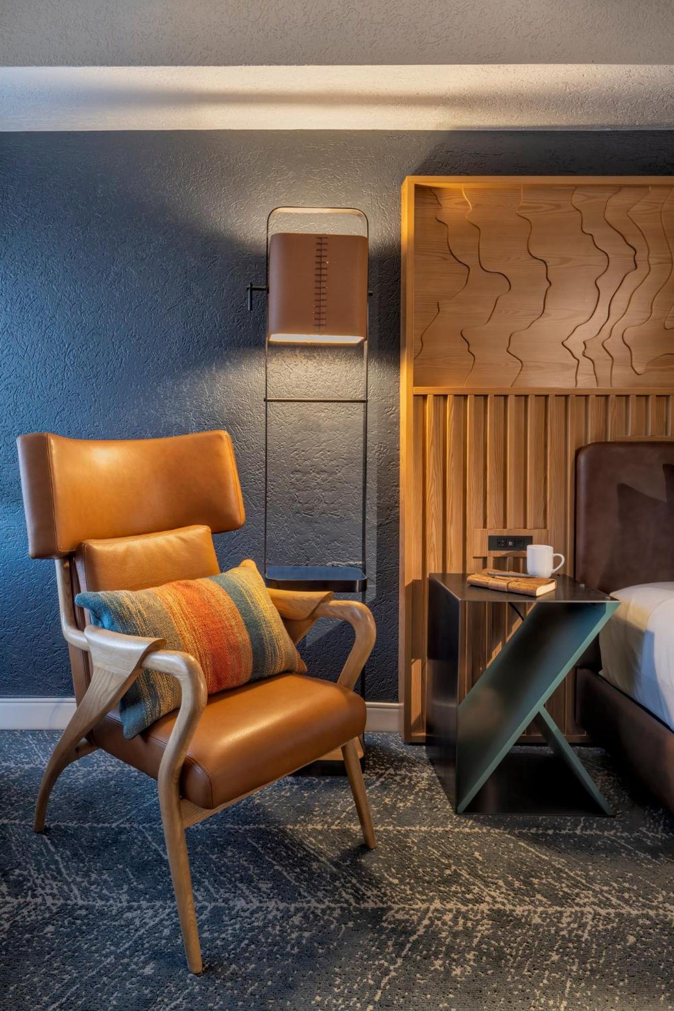 Aviator Hotel