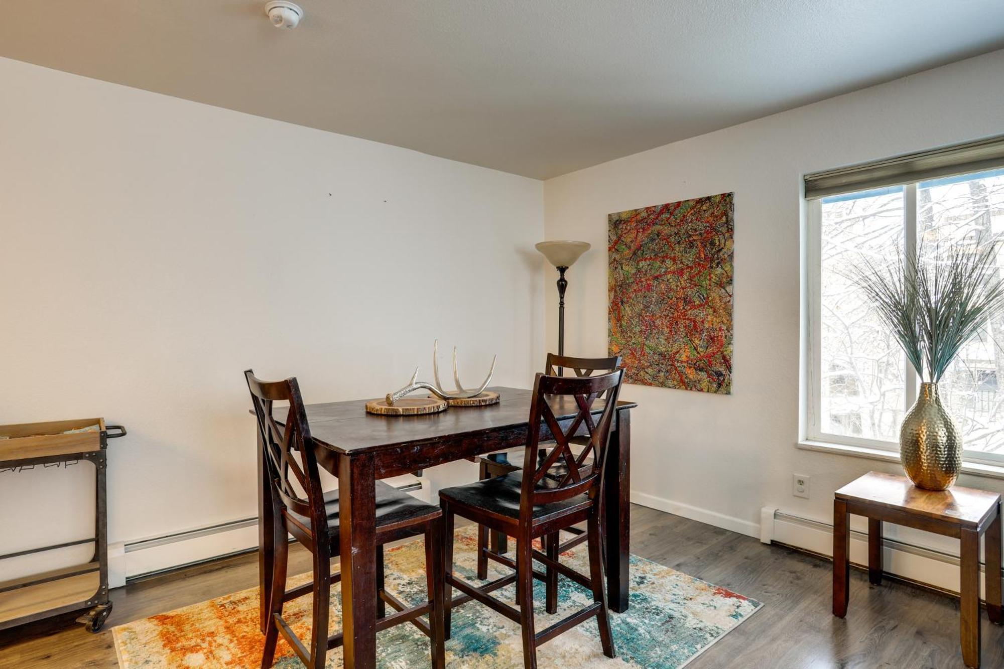 Waterfront Apt, Walk To Town And Coastal Trail! *