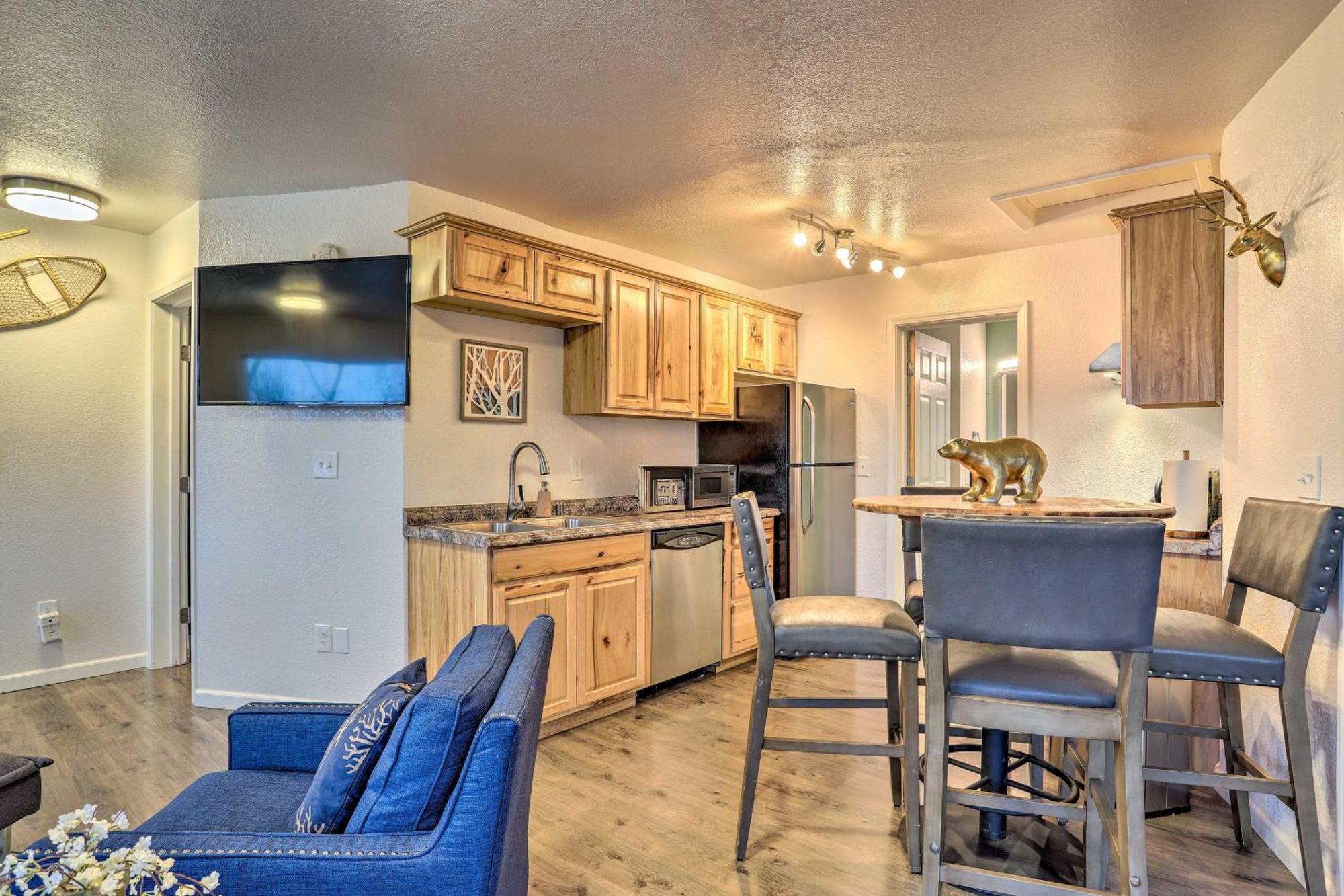 Coastal-view Near Downtown Anchorage! Anchorage