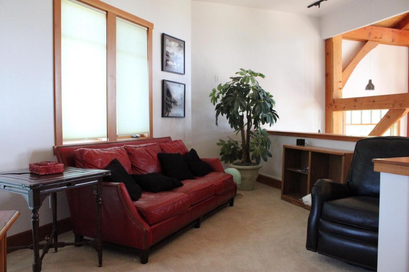 Bay Bluff Haven With An Ocean View Holiday home