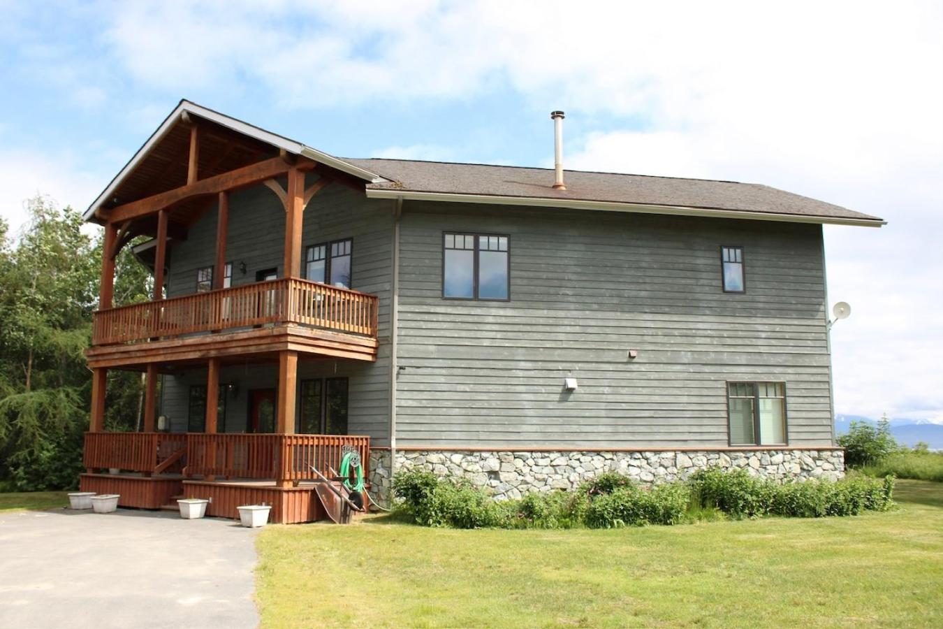 Bay Bluff Haven With An Ocean View Holiday home