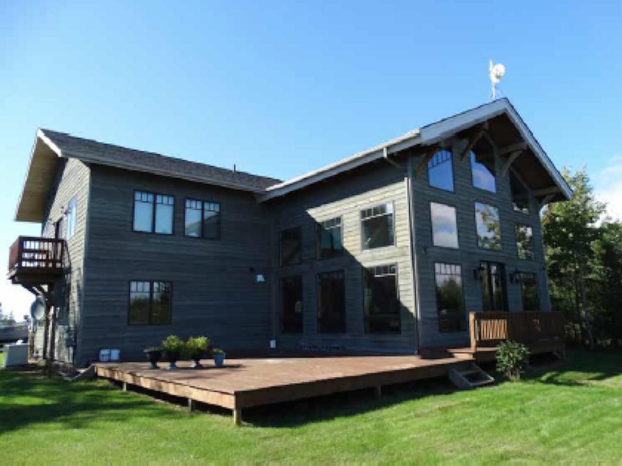 Bay Bluff Haven With An Ocean View Holiday home