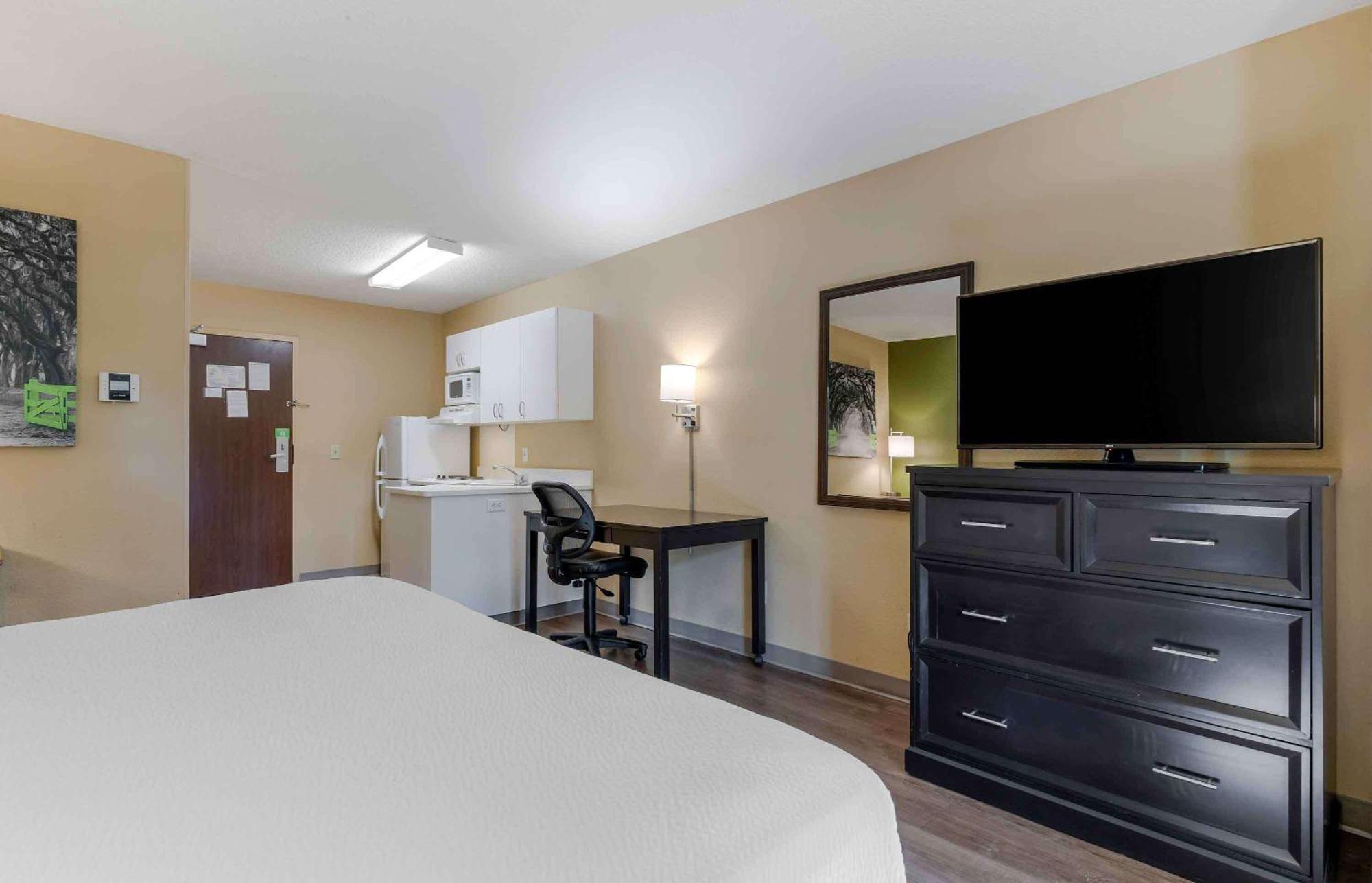 Extended America - - Shell Simmons Drive Hotel Juneau