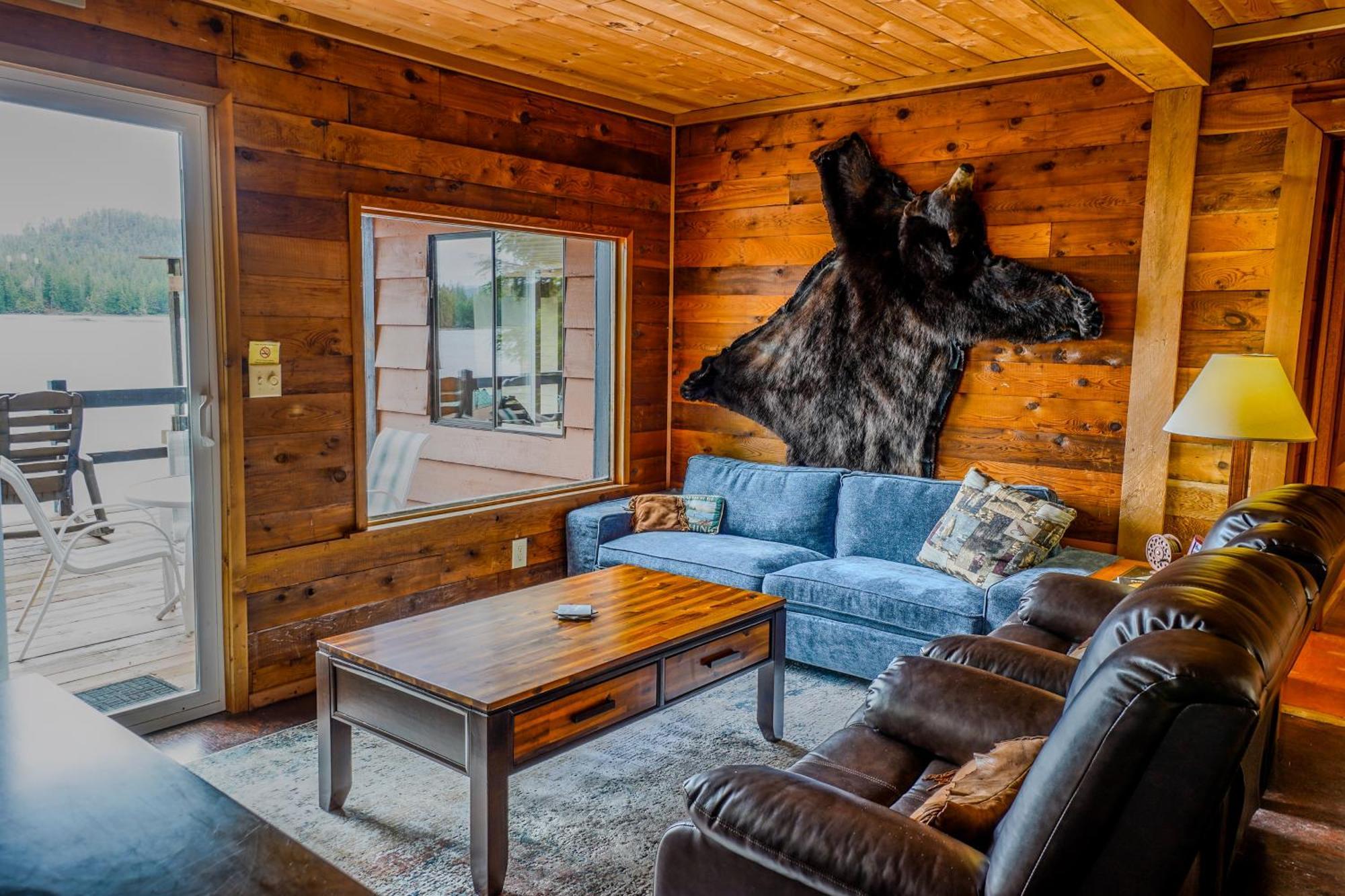 Sportsman's Cove * Ketchikan