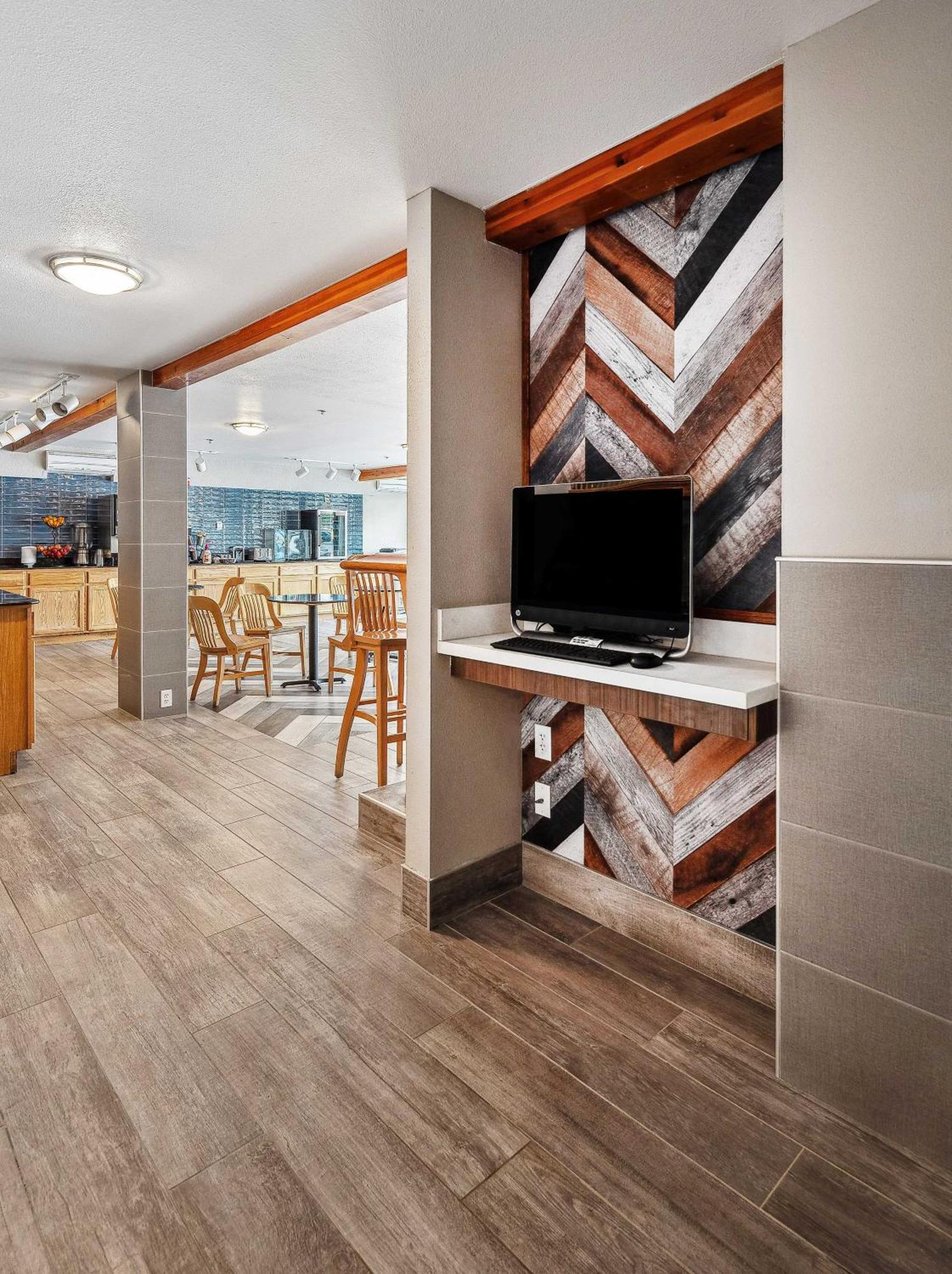 Hotel Edgewater 3*