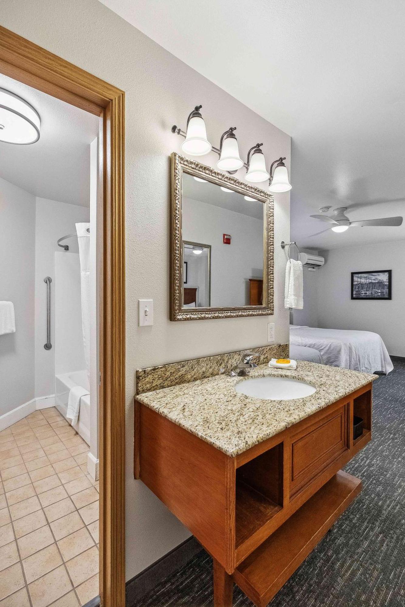 Edgewater 3* Seward