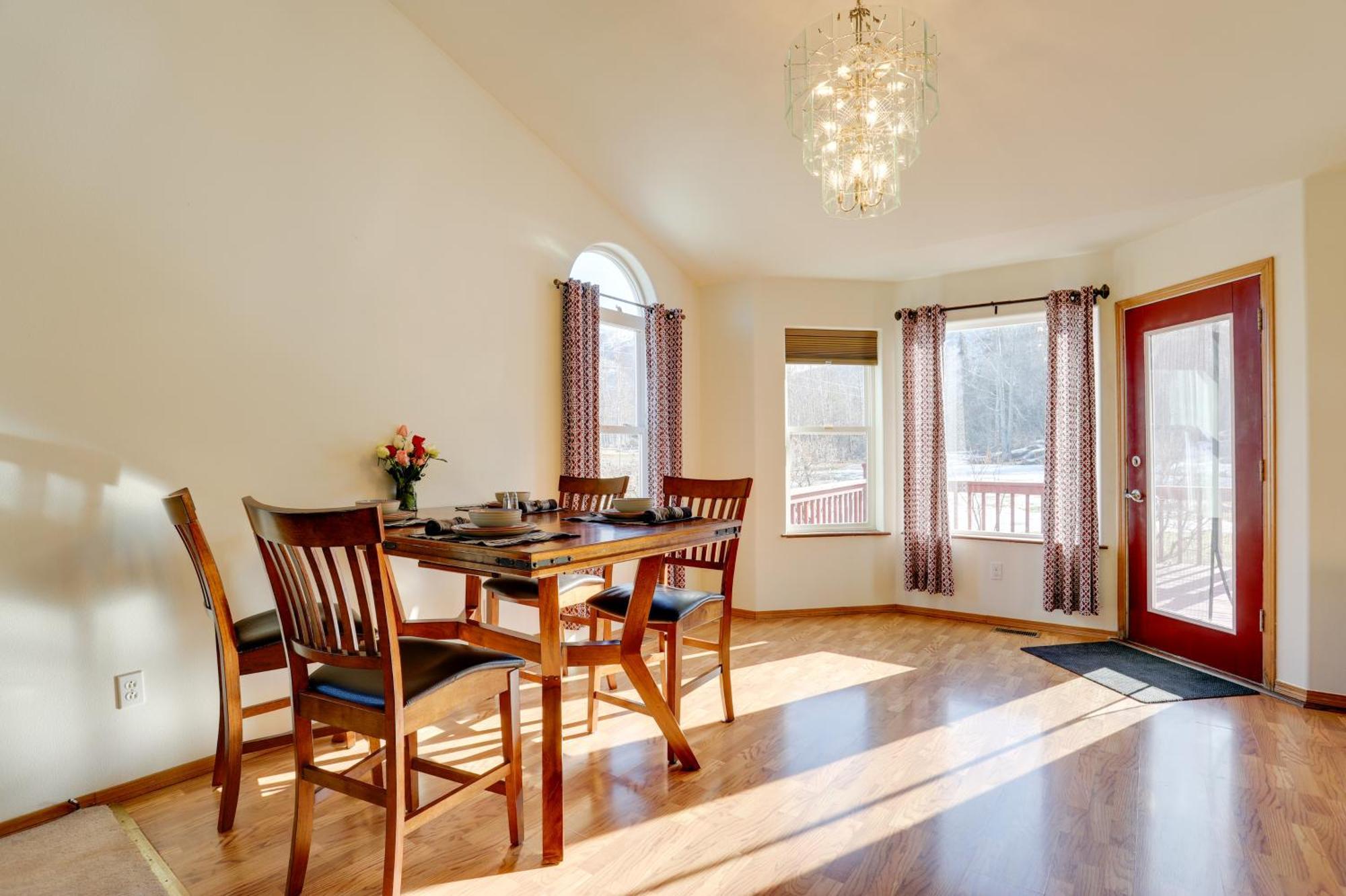Holiday home Escape With Mtn Views Fishing And Hiking! *