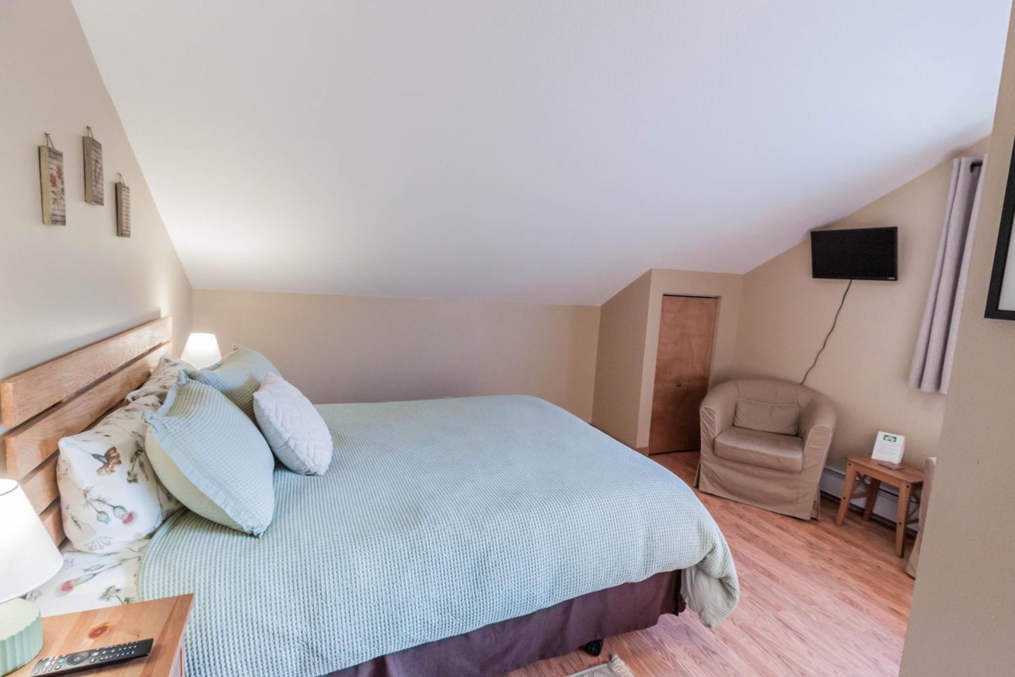 Bear B&b, Inc Bed & Breakfast 3*