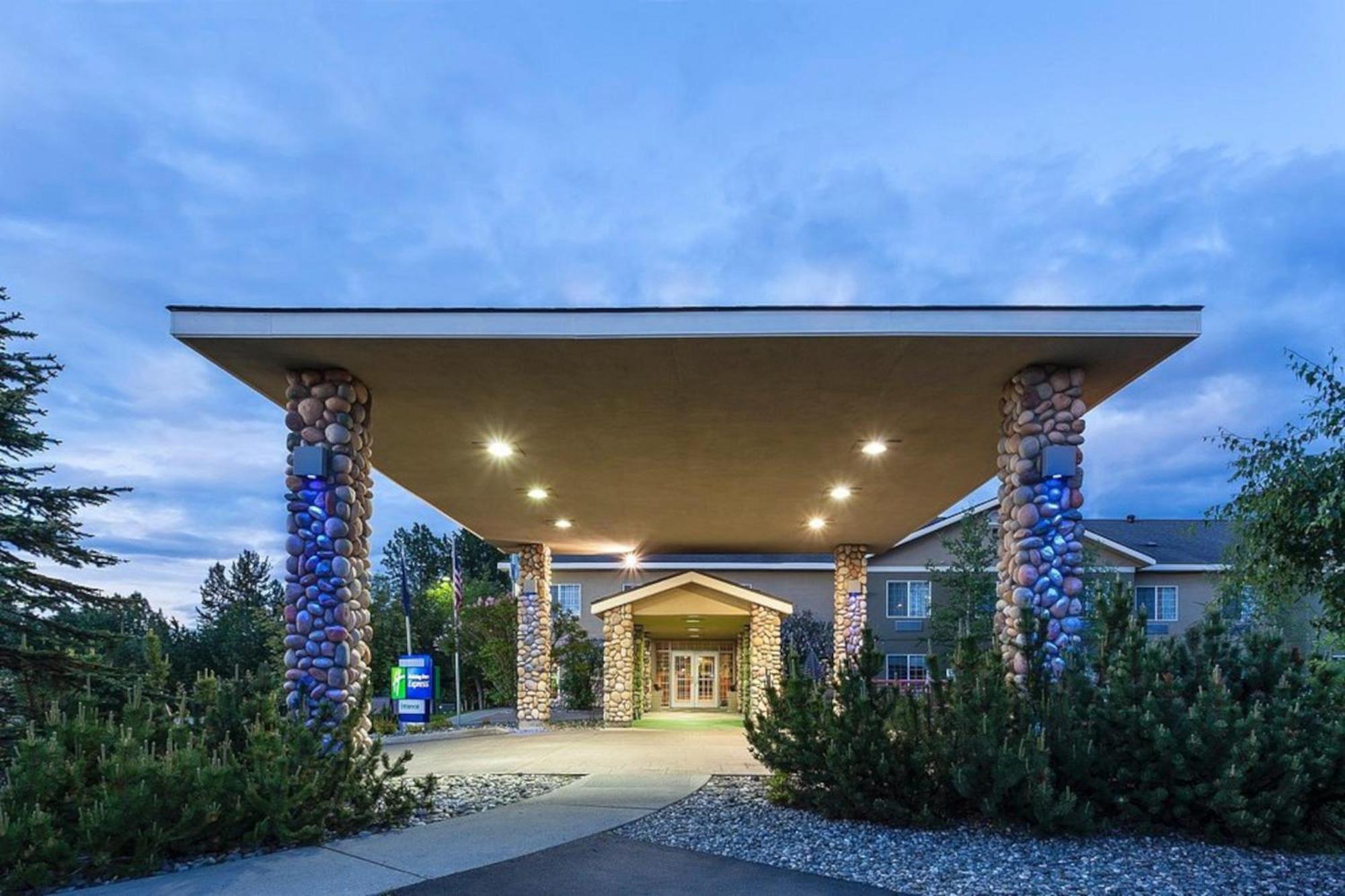 Wyndham Garden Airport 3*