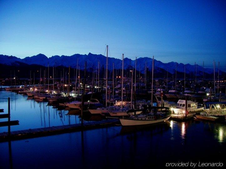 Harbor 360 Hotel