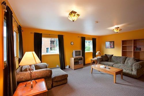 Harborview Inn 3*