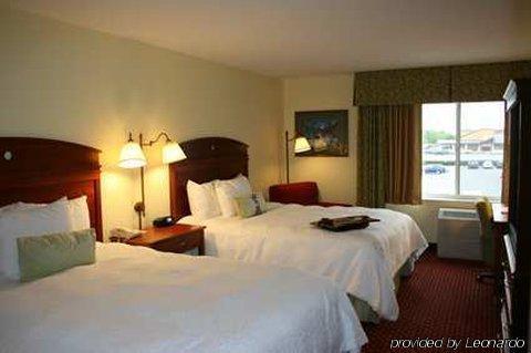 Hampton 3*