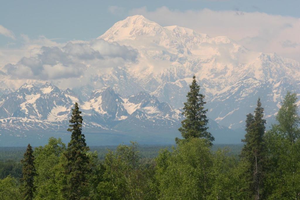 Alaskan Lodge *