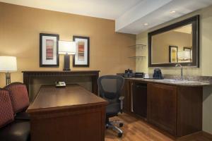 Embassy Hotel 4*