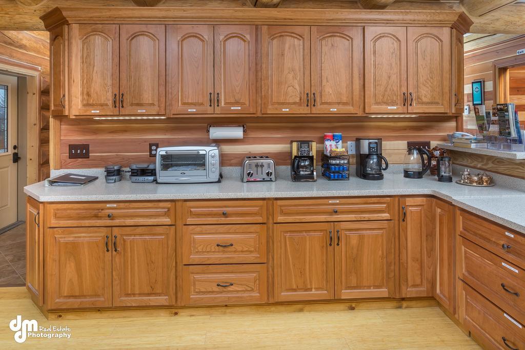 Alaska Knotty Pine Bed & Breakfast 3*