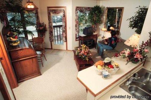 Pearson's Pond Luxury And Adventure Bed & Breakfast Juneau