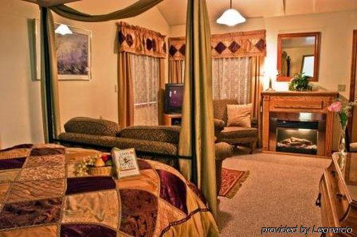 Pearson's Pond Luxury And Adventure Juneau