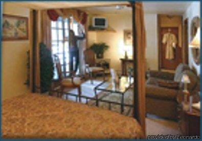 Bed & Breakfast Pearson's Pond Luxury And Adventure 4*