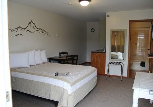 The Pioneer Motel