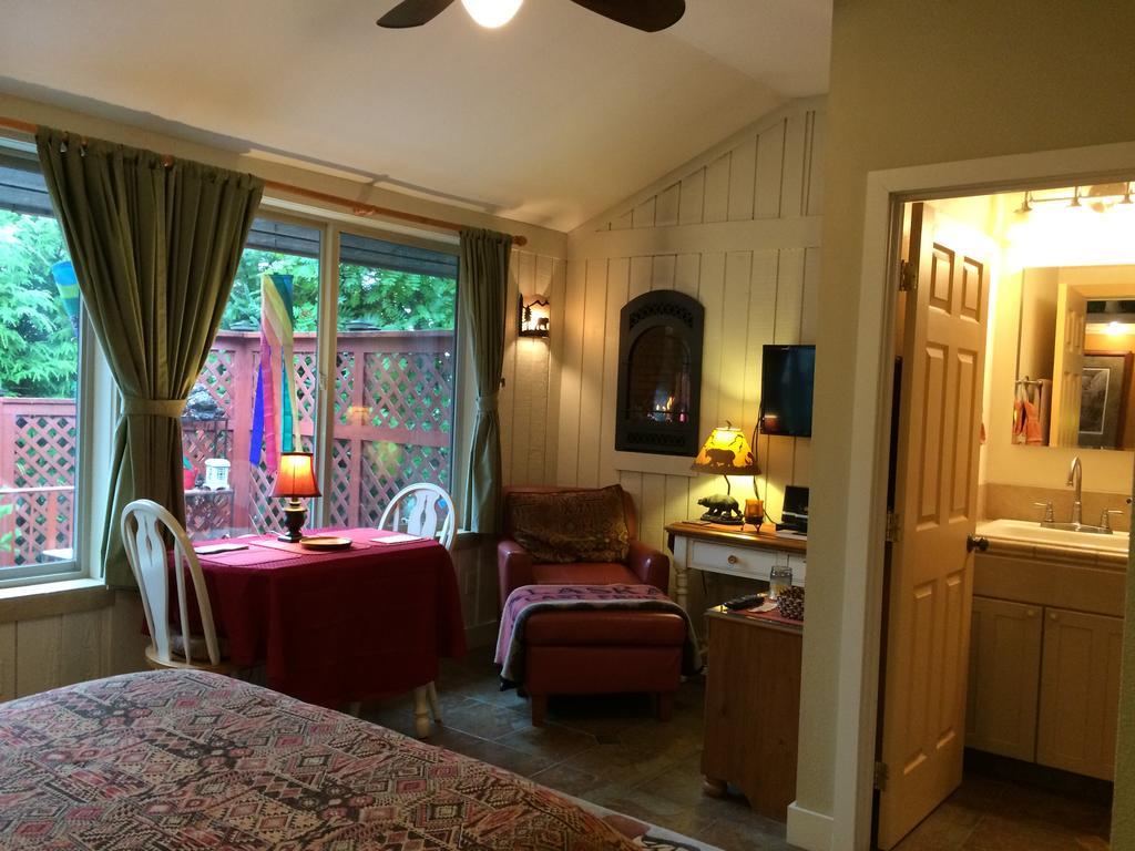 Black Bear Bed & Breakfast 3*