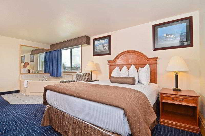 Hotel Western Harbor 3*