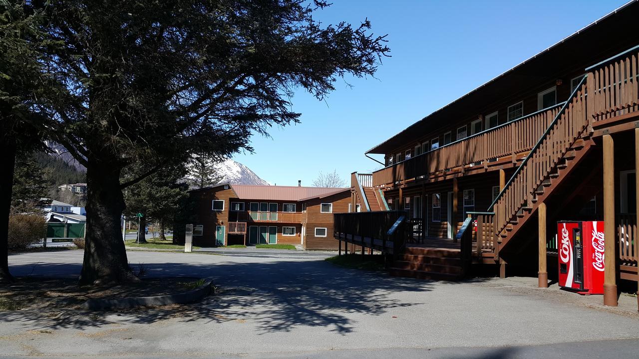 Harborview Inn