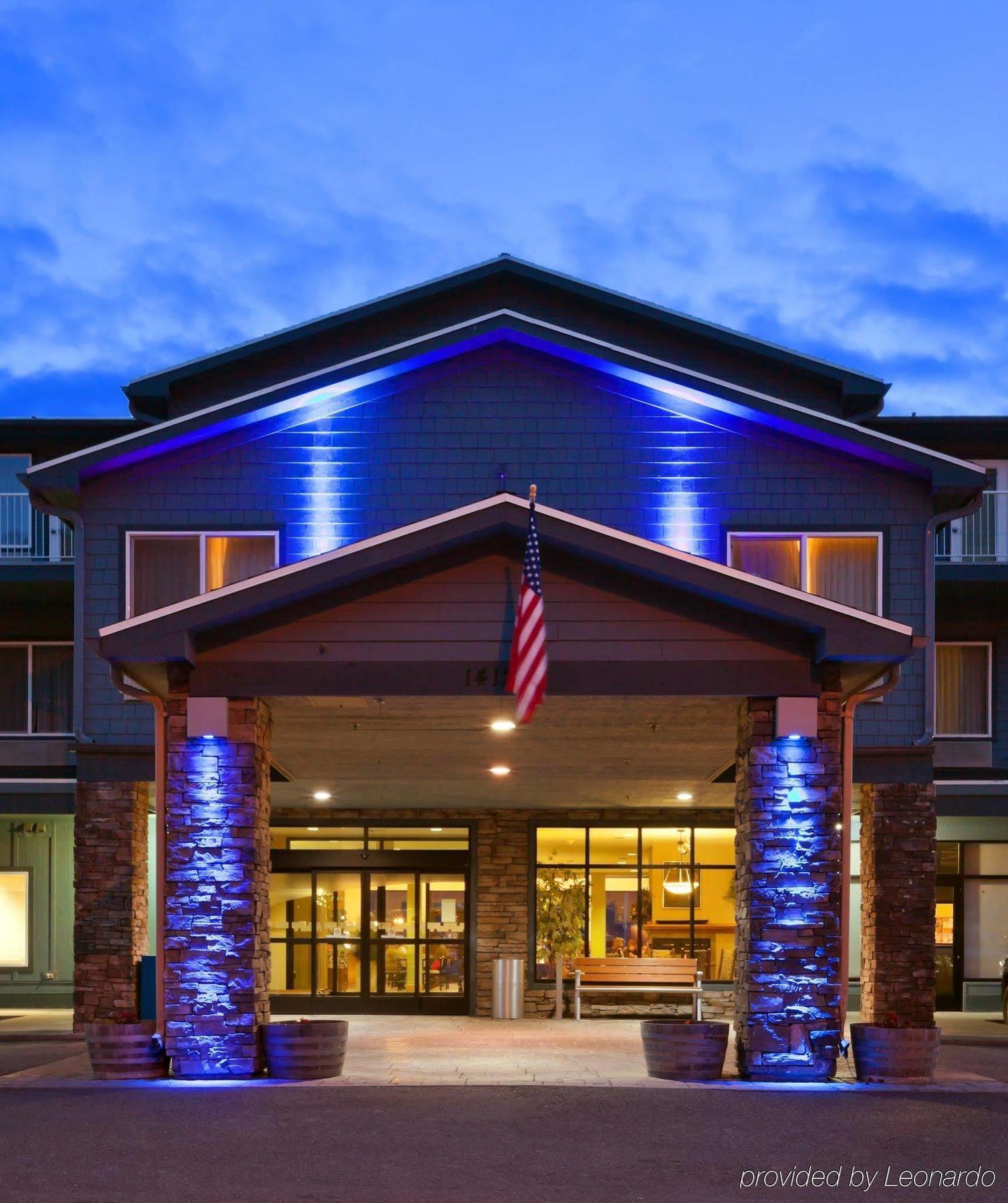 Harbor 360 Hotel