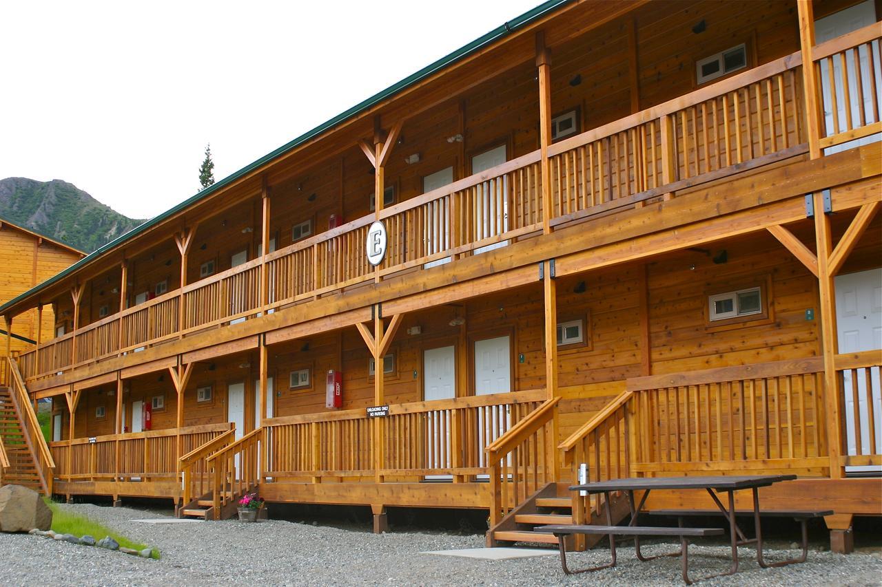 Lodge Denali Grizzly Bear Denali Park