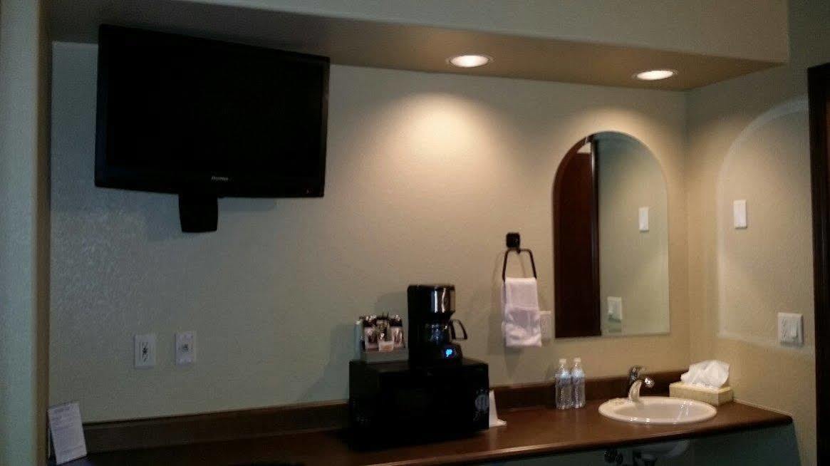 Airport Hotel