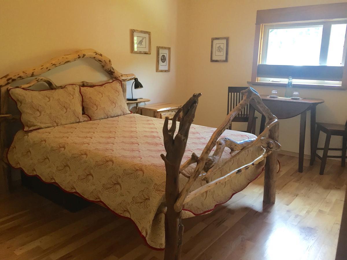 Front Row Bed & Breakfast 2*