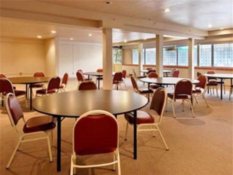 Ramada By Wyndham 3* Anchorage