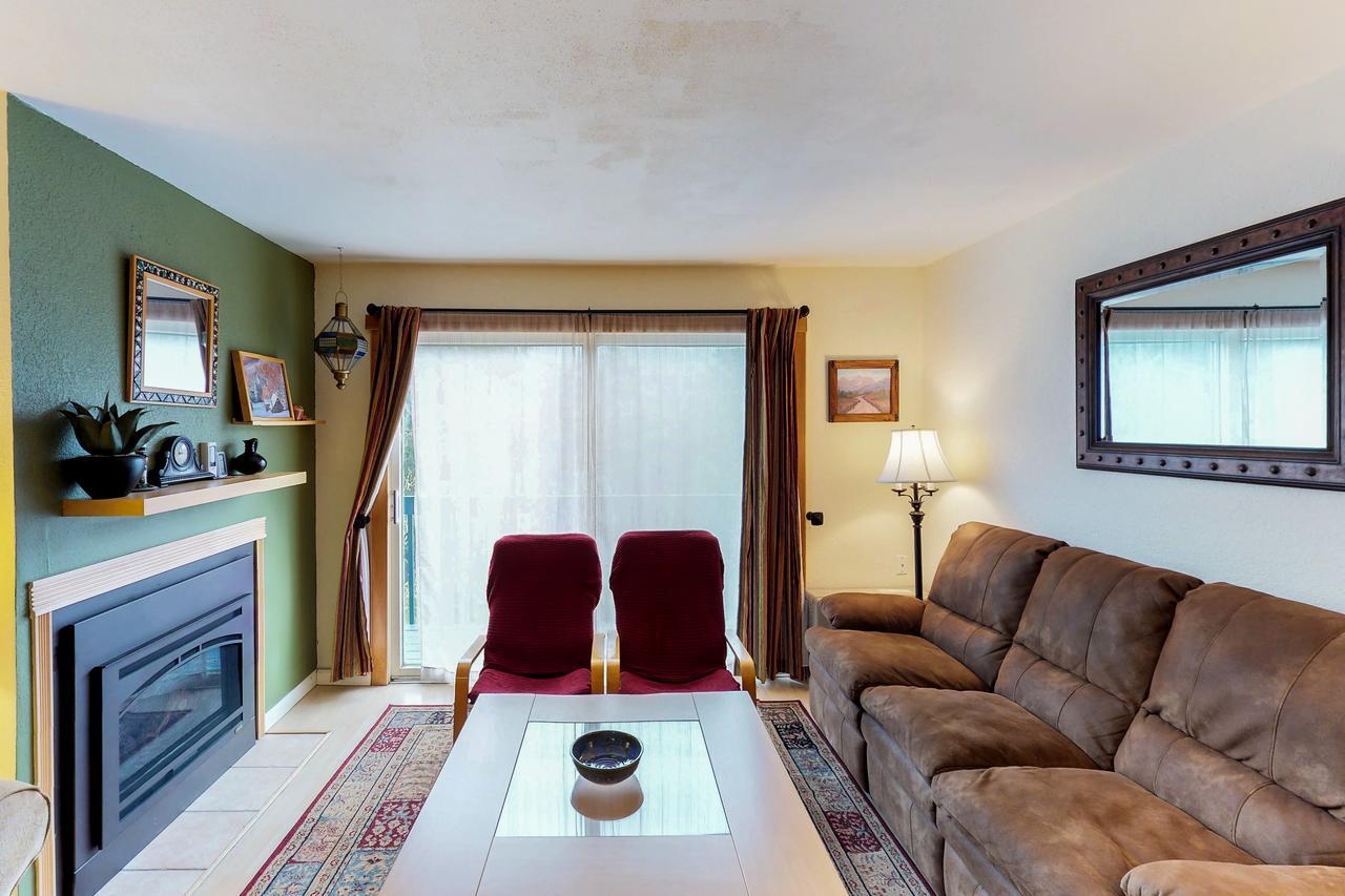 Brighton #208 Apartment Girdwood