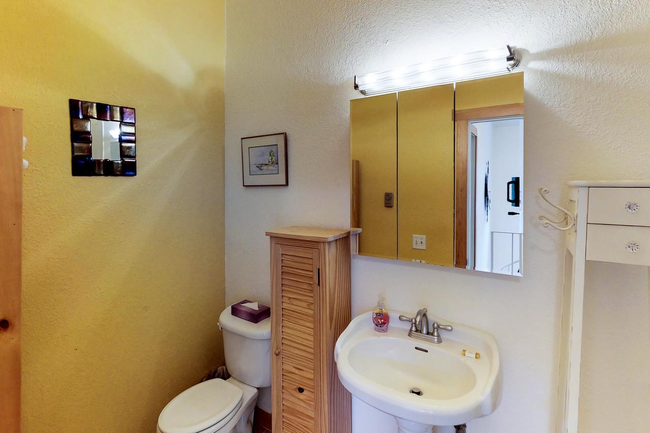 Brighton #208 Apartment Girdwood