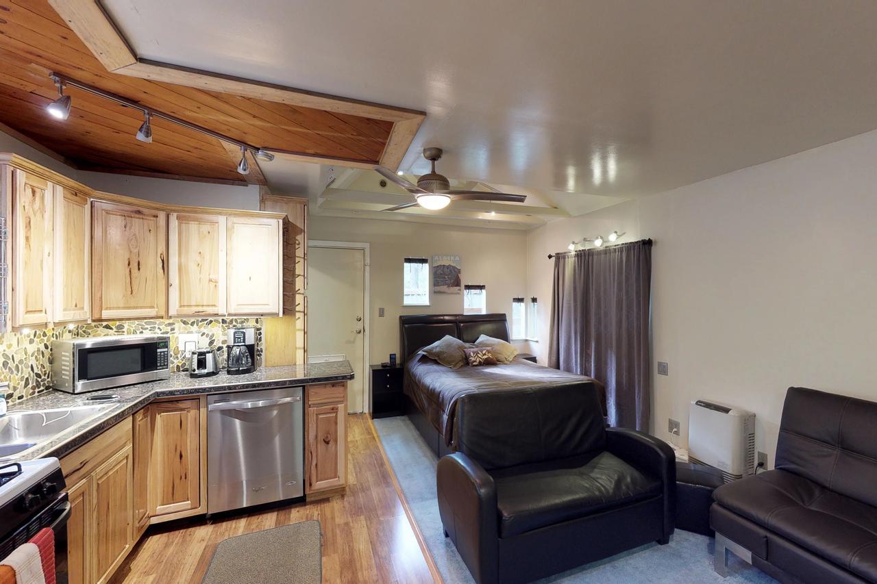 Loveland Hotel Girdwood