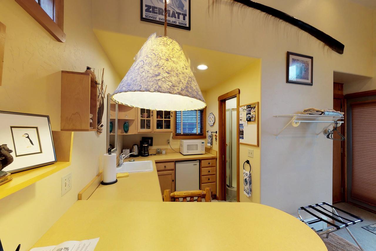 Crow Creek Hotel *