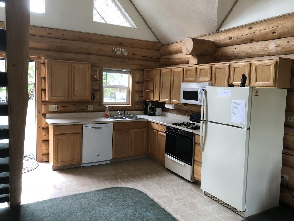 All Alaska Outdoors Lodge *