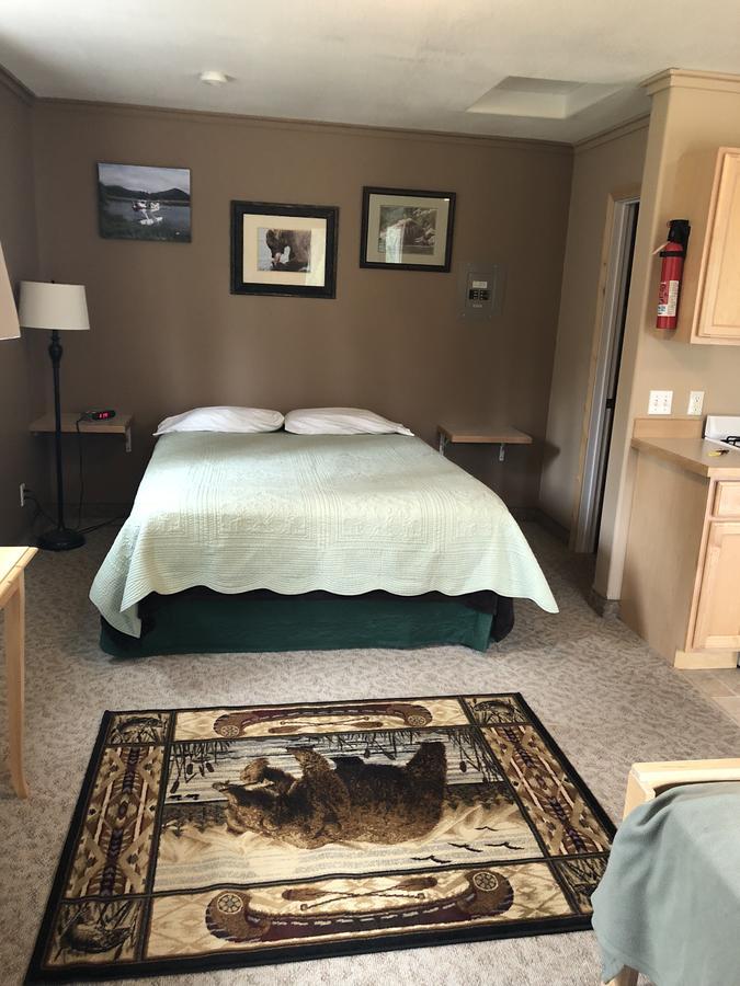 All Alaska Outdoors Lodge *