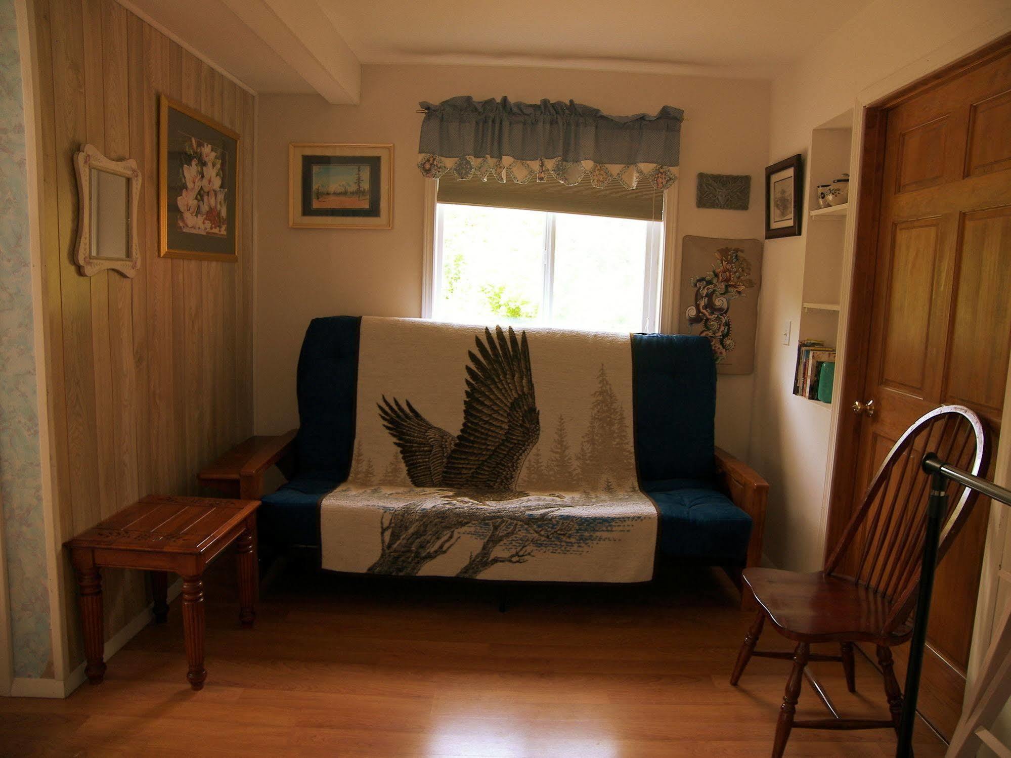 Grace And Bill's Freedom Hills Bed & Breakfast Talkeetna