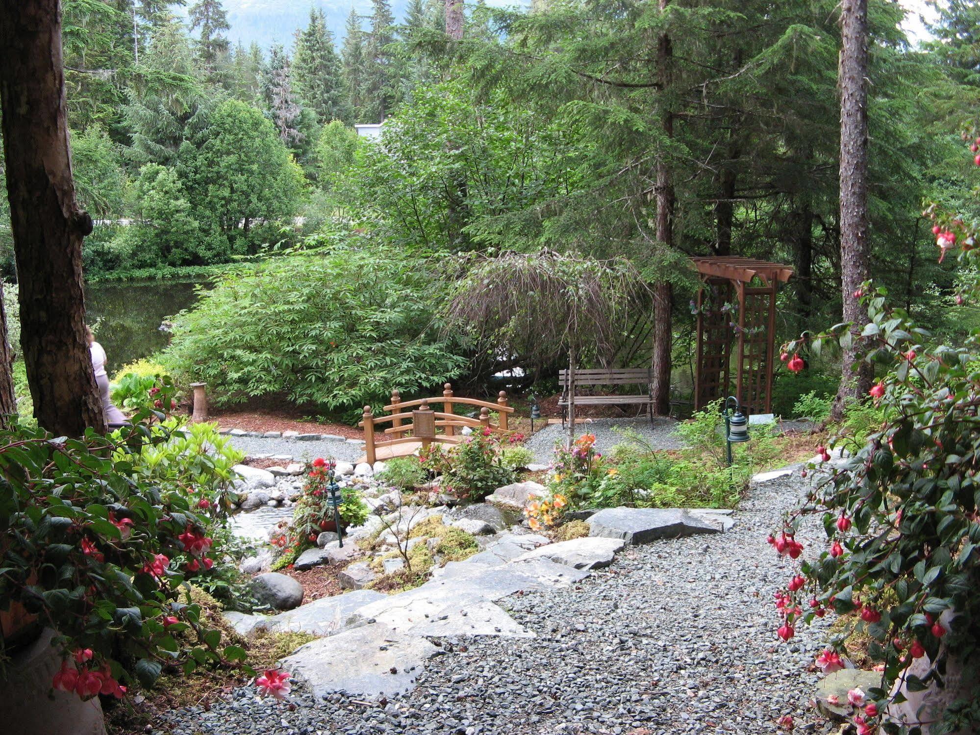 Pearson's Pond Luxury And Adventure 4*