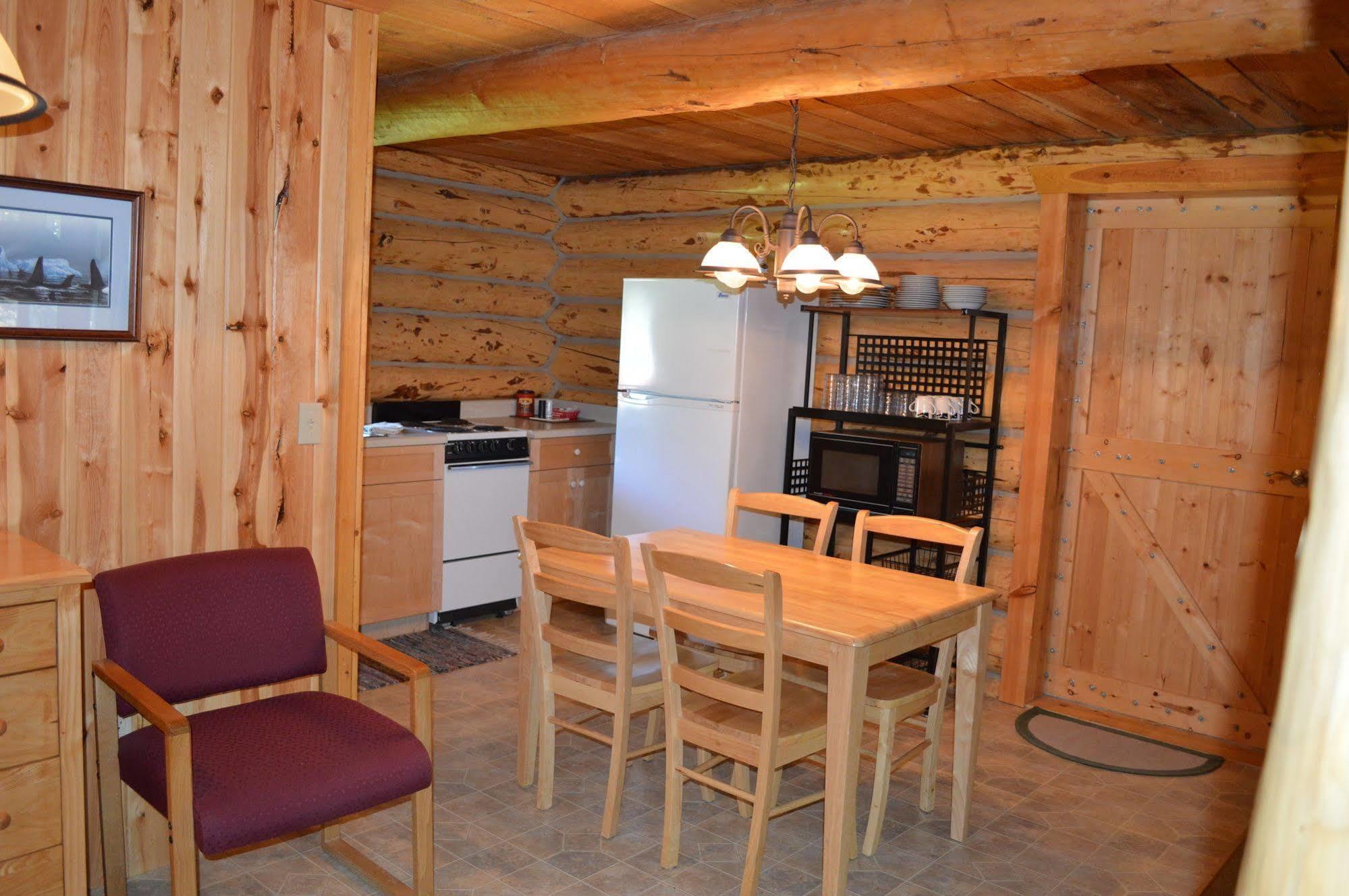 St. Theresa's Lakeside 3* Sterling