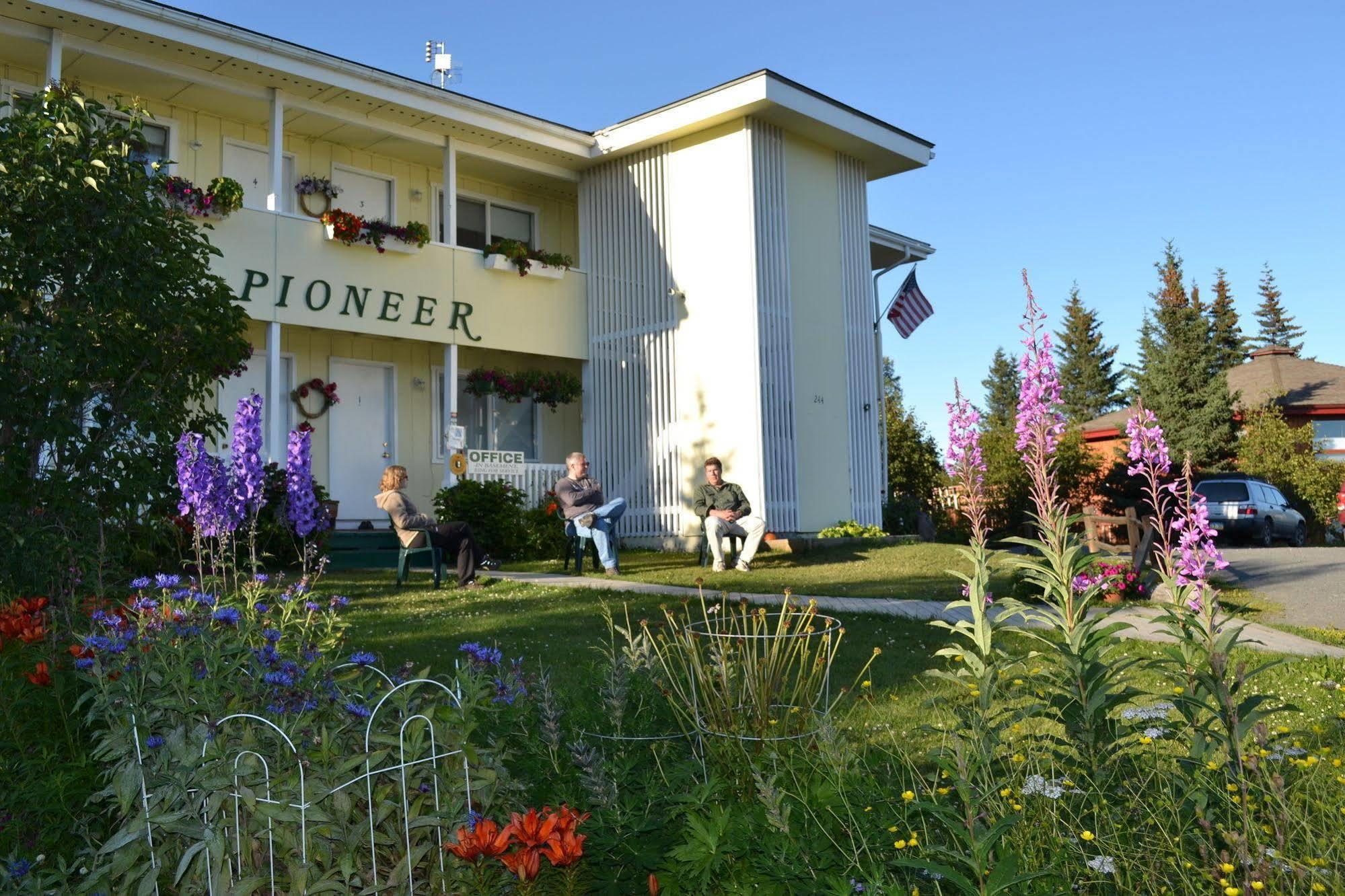Pioneer Downtown Motel 2*