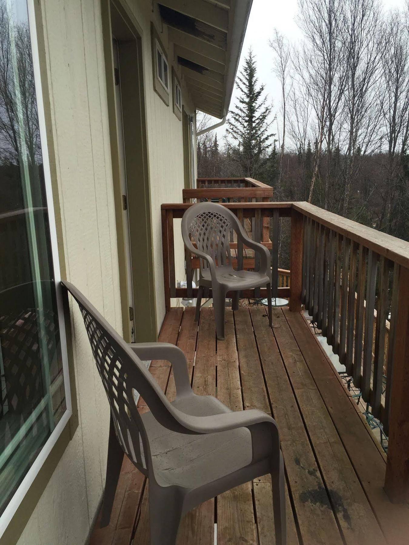 The Moose Is Bed & Breakfast Clam Gulch