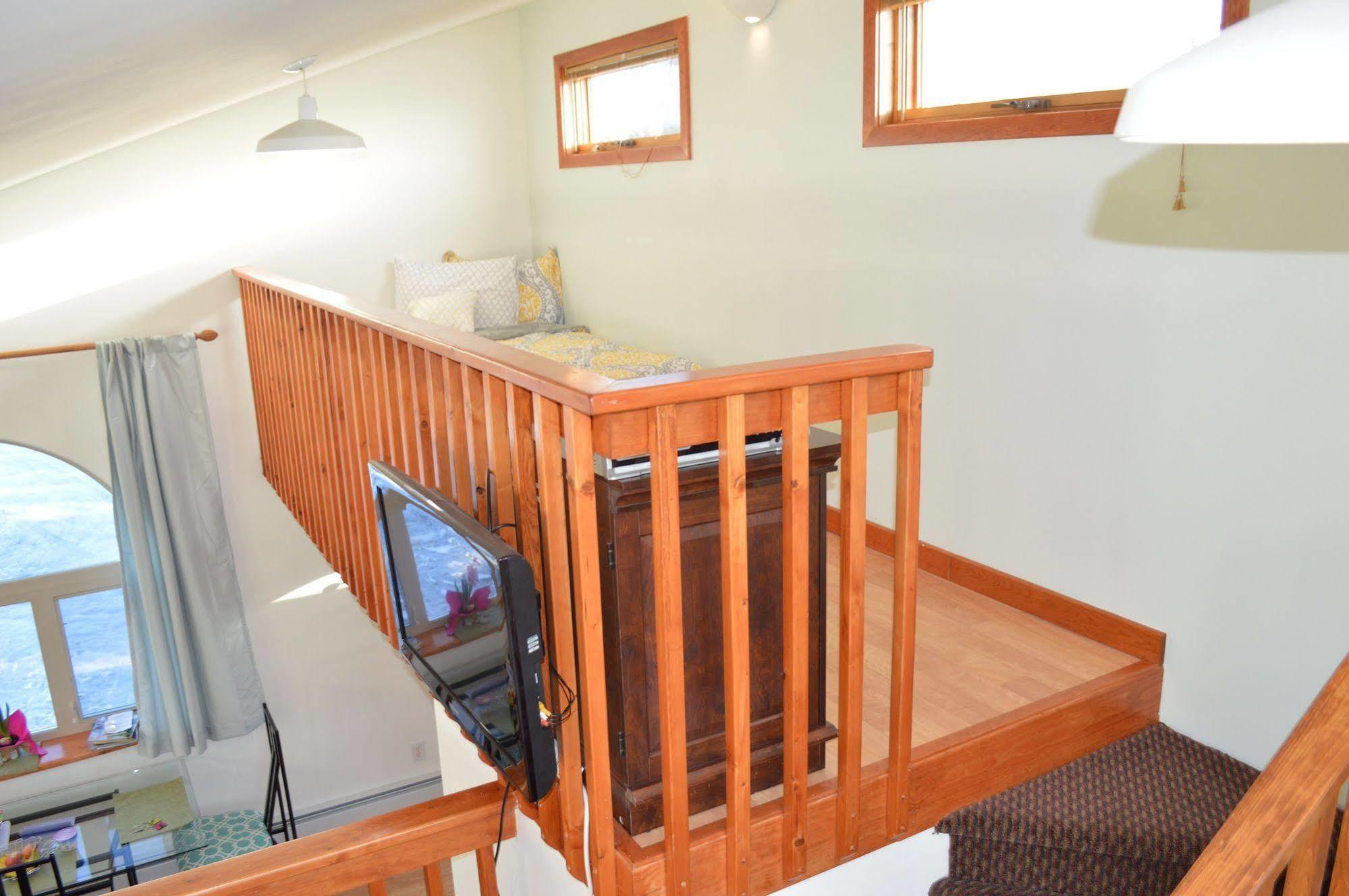 Ocean View Bed & Breakfast 2*