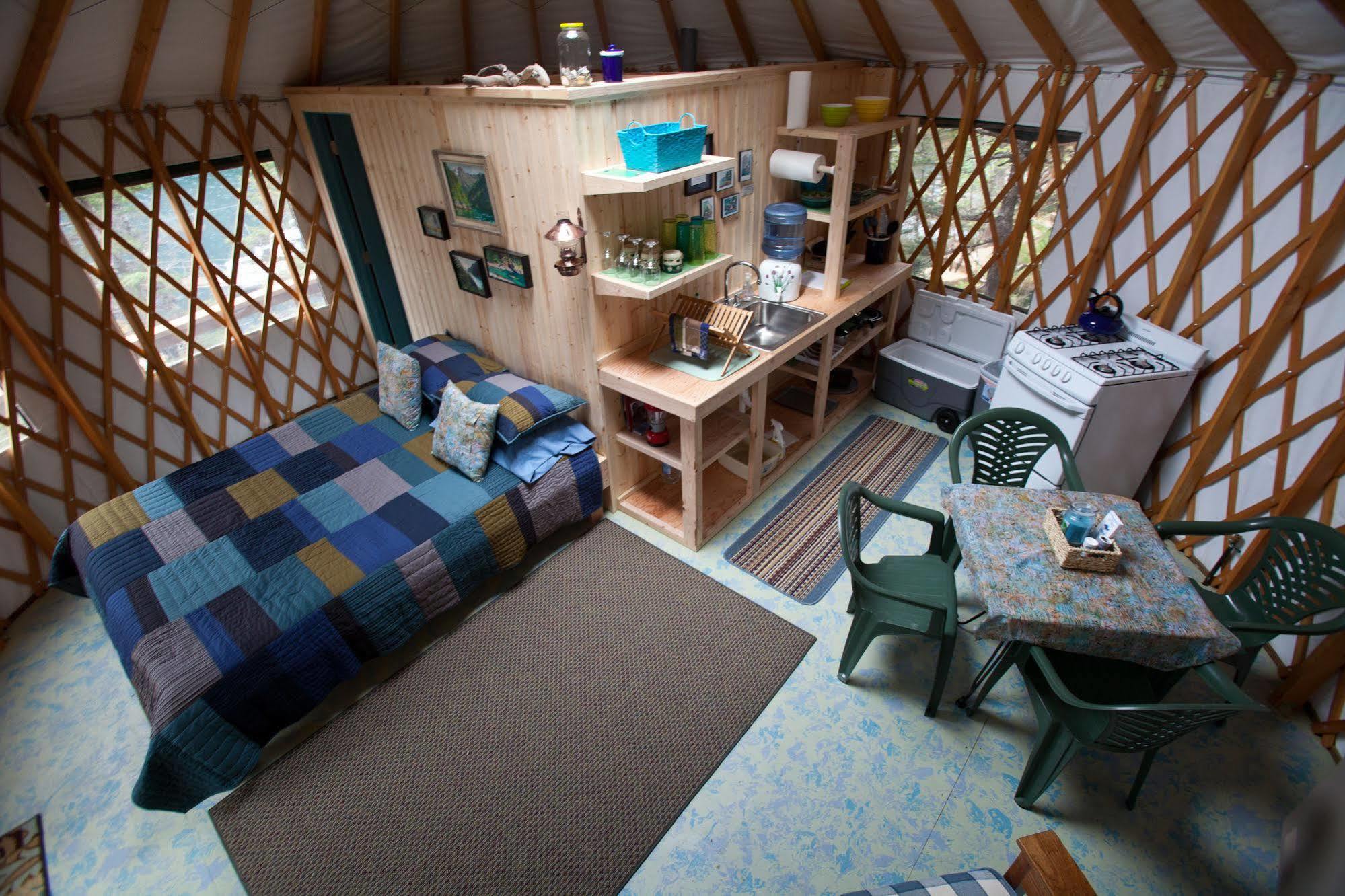 Luxury tent Orca Island Seward
